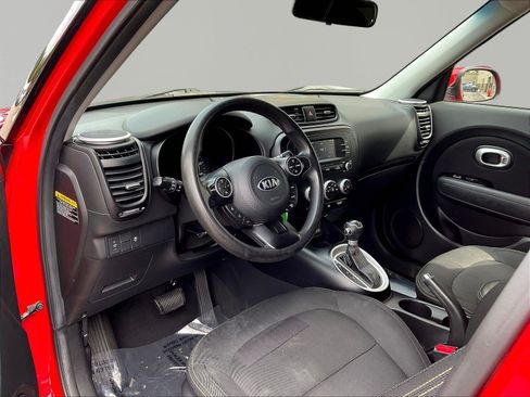 Used 2016 Kia Soul + FWD image 16