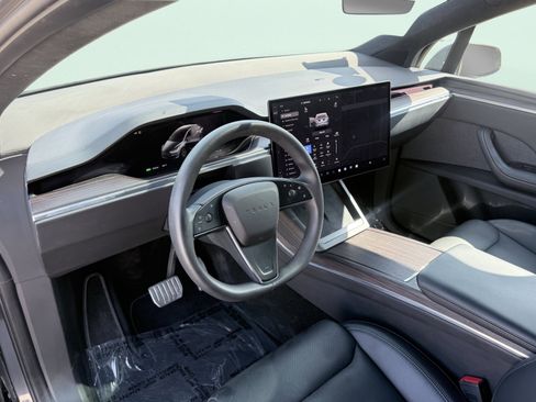 Used 2024 Tesla Model X Long Range image 29