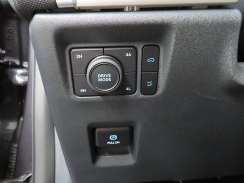 Used 2025 Ford Expedition Active AWD/4WD image 52