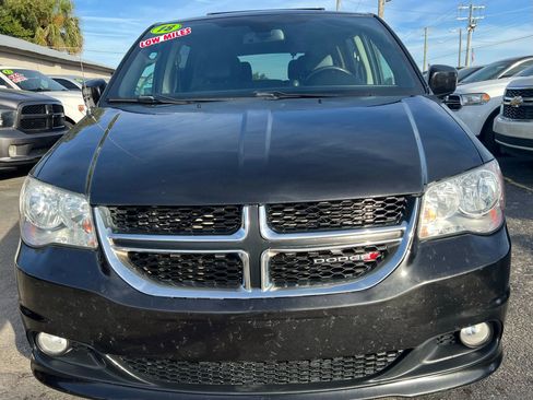 Used 2018 Dodge Grand Caravan SXT image 3