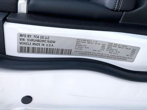 Used 2024 Jeep Grand Cherokee Limited w/ Black Appearance Package image 43