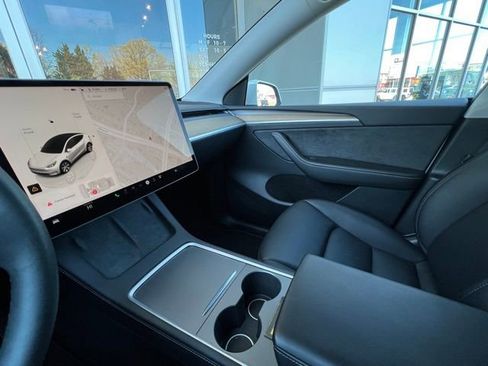 Used 2023 Tesla Model Y Long Range AWD/4WD image 12
