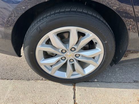 Used 2018 Chevrolet Impala LT w/ LT Leather Package FWD image 10