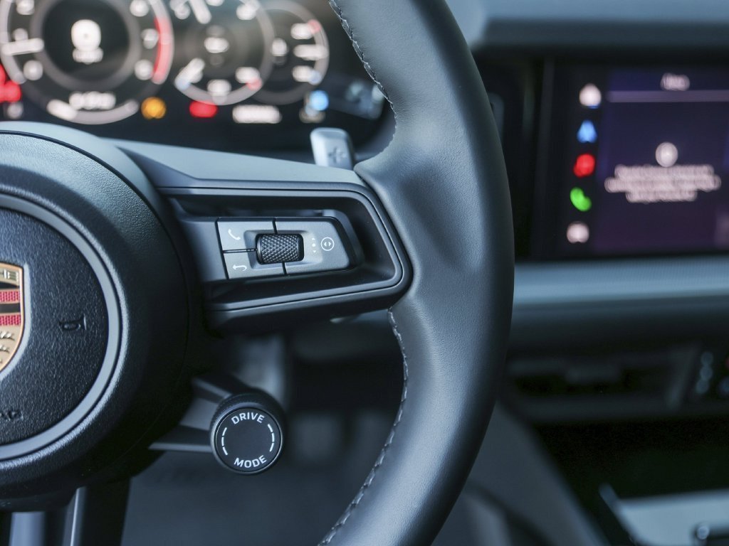 Certified 2026 Porsche Cayenne AWD/4WD image 20