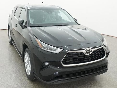 New 2026 Toyota Highlander Limited AWD/4WD image 10