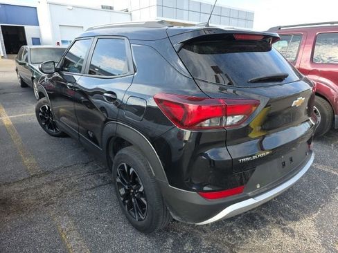 Used 2023 Chevrolet TrailBlazer LT image 2