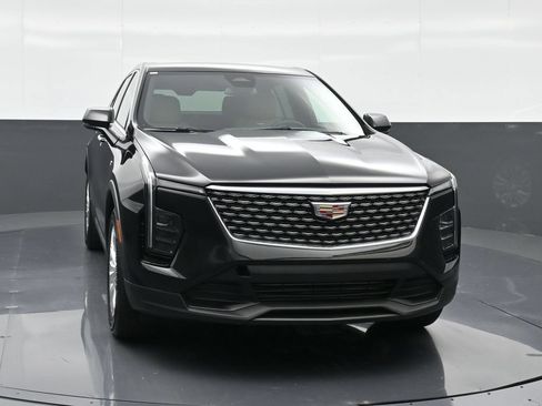 Certified 2024 Cadillac XT4 Luxury FWD image 15