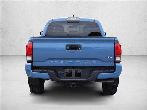 Used 2019 Toyota Tacoma TRD Sport w/ TRD Premium Sport Package AWD/4WD image 6