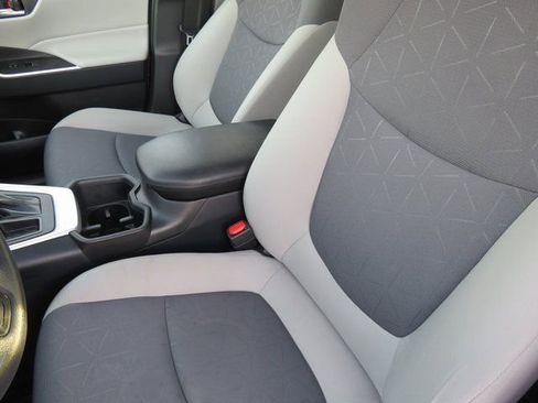 Certified 2025 Toyota RAV4 XLE image 17