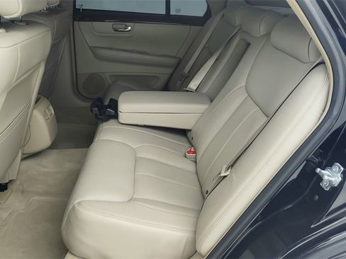 Used 2011 Cadillac DTS image 24