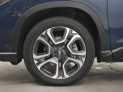 Used 2023 Subaru Ascent Limited AWD/4WD image 32