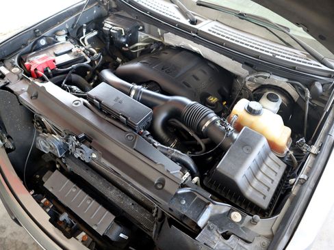 Used 2012 Ford F150 XLT w/ XLT Chrome Pkg image 32