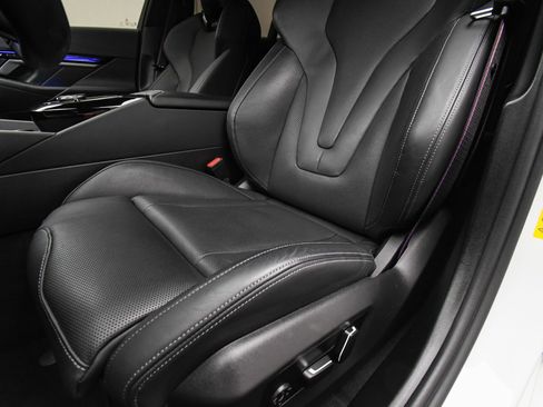 Used 2025 BMW M5 w/ Carbon Package image 52