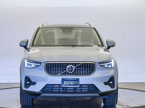 Certified 2025 Volvo XC40 B5 Plus image 7