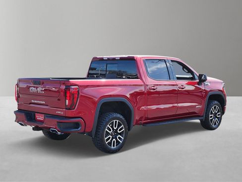 Used 2024 GMC Sierra 1500 AT4 w/ Technology Package AWD/4WD image 4