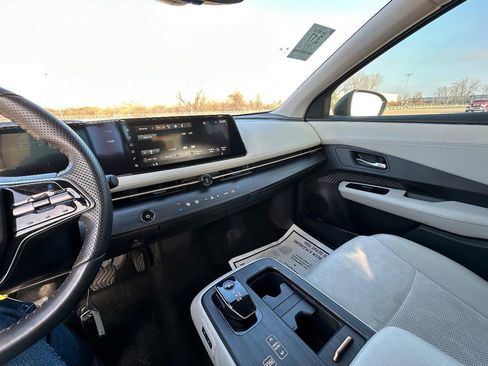 Used 2023 Nissan Ariya AWD image 16