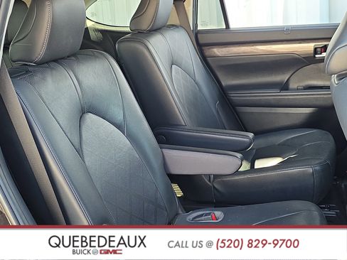 Used 2020 Toyota Highlander Platinum AWD/4WD image 22