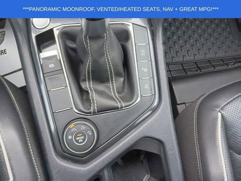 Used 2022 Volkswagen Tiguan SEL R-Line AWD/4WD image 12