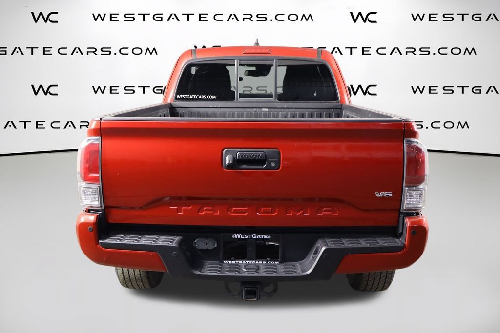 Used 2022 Toyota Tacoma TRD Sport w/ Technology Package RWD image 4