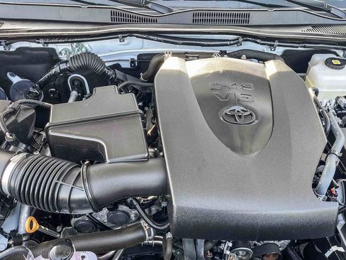 Used 2022 Toyota Tacoma TRD Off-Road image 27