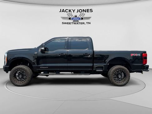 Used 2023 Ford F250 Lariat w/ Sport Appearance Package AWD/4WD image 2