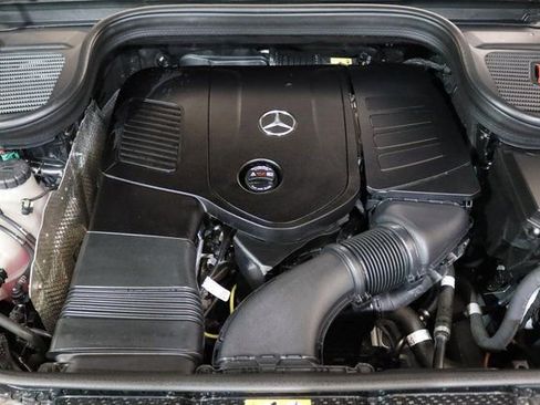 Used 2025 Mercedes-Benz GLE 450e 4MATIC w/ Driver Assistance Package image 31