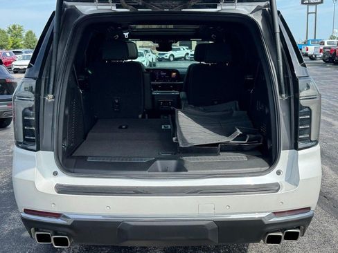 Used 2025 Chevrolet Tahoe High Country AWD/4WD image 5