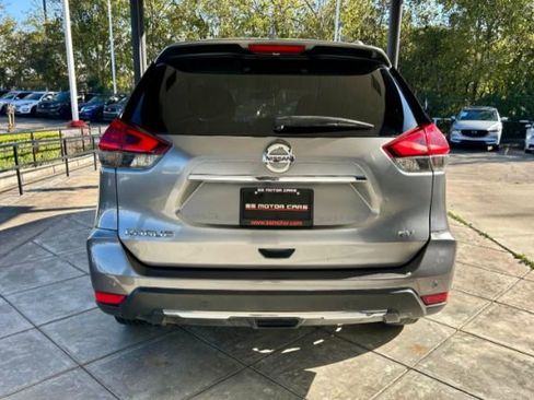 Used 2019 Nissan Rogue SV image 3