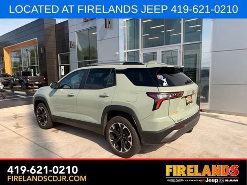 Used 2025 Chevrolet Equinox LT w/ Convenience Package II FWD image 3