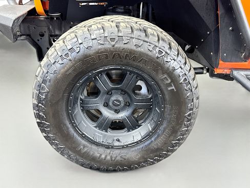 Used 2018 Jeep Wrangler Unlimited Sport S image 38