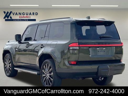 Used 2025 Lexus GX 550 w/ Accessory Package (2T) image 6