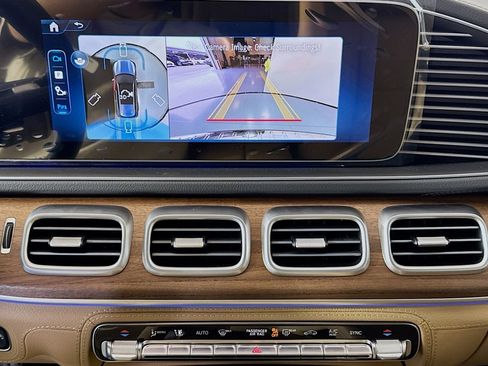 New 2025 Mercedes-Benz GLS 580 4MATIC image 13