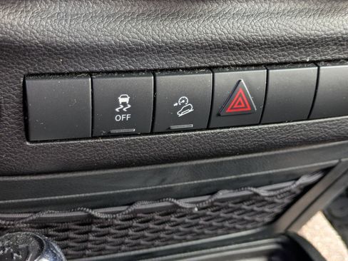 Used 2018 Jeep Wrangler Unlimited Sport S image 24