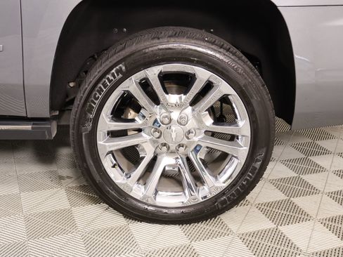 Used 2019 Chevrolet Suburban Premier w/ Premier Plus Edition image 22