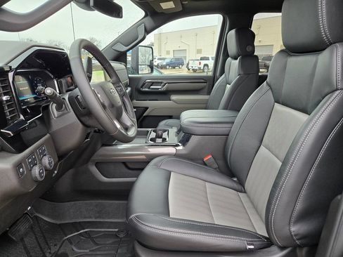 Used 2025 Chevrolet Silverado 2500 ZR2 AWD/4WD image 9