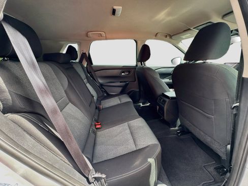 Used 2025 Nissan Rogue SV FWD image 28