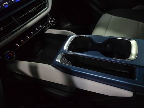 Used 2025 Chevrolet Equinox EV LT image 26