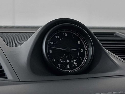 Certified 2026 Porsche Macan AWD/4WD image 16