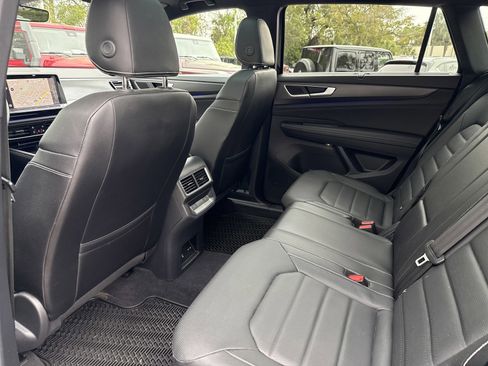 Used 2024 Volkswagen Atlas Cross Sport SEL R-Line image 27