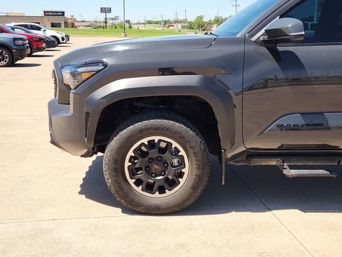 Used 2024 Toyota Tacoma TRD Off-Road w/ TRD Off Road Upgrade Package AWD/4WD image 9