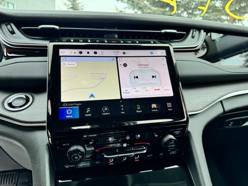 New 2023 Jeep Grand Cherokee Limited w/ Luxury Tech Group II image 14