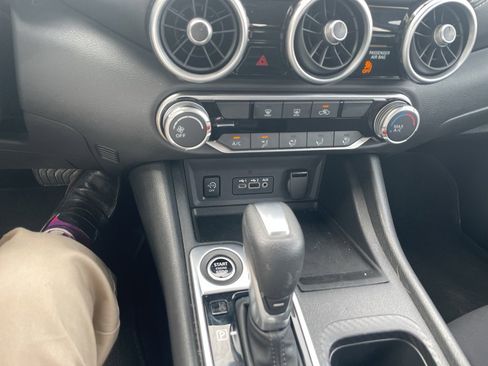 Used 2025 Nissan Sentra SV image 11