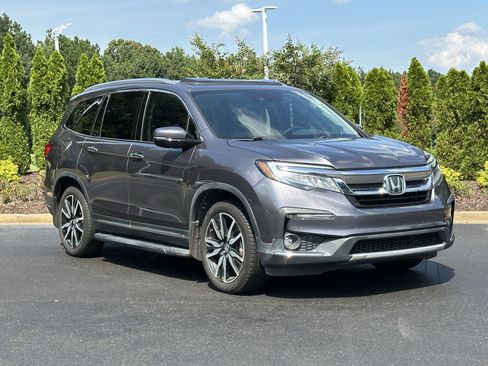Used 2021 Honda Pilot Touring image 2