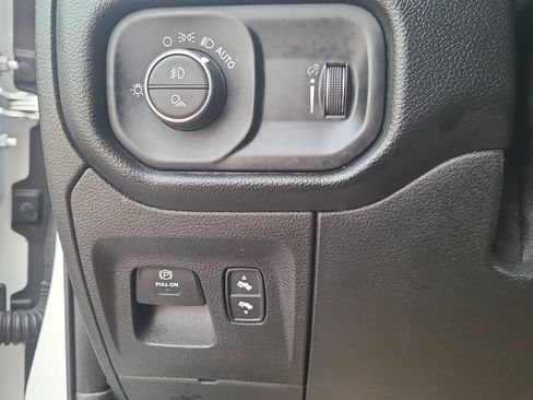 Used 2021 RAM 1500 Big Horn AWD/4WD image 14