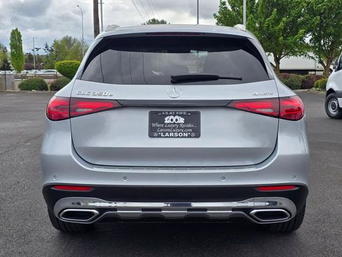 Used 2025 Mercedes-Benz GLC 350e 4MATIC image 5