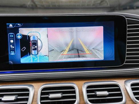 Certified 2025 Mercedes-Benz GLS 450 4MATIC image 31