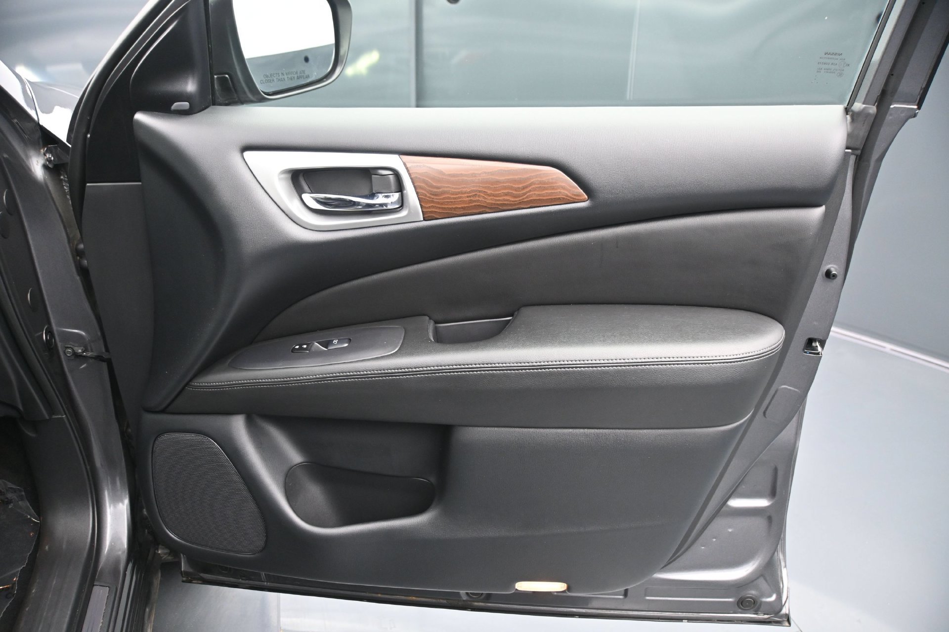 Used 2019 Nissan Pathfinder Platinum AWD/4WD image 12