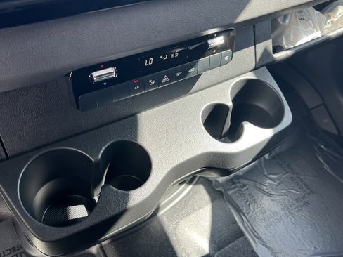 Used 2024 Mercedes-Benz Sprinter 2500 image 26