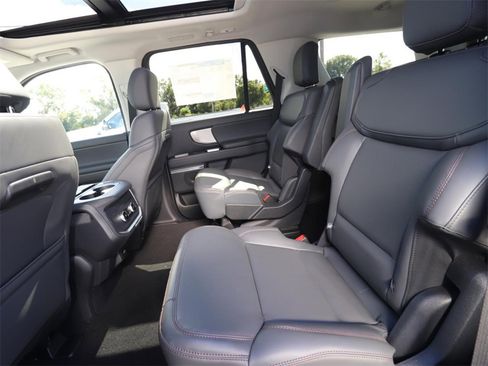 New 2025 Ford Expedition Active image 13