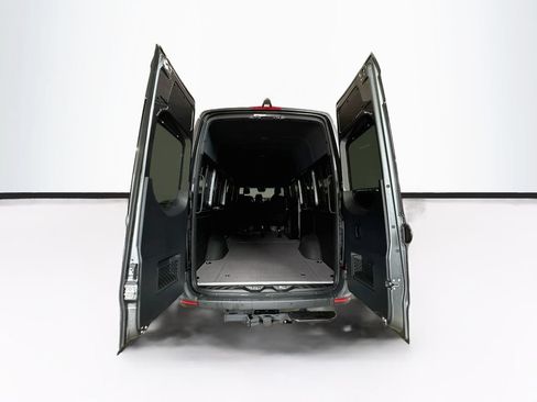 Used 2024 Mercedes-Benz Sprinter 2500 image 28